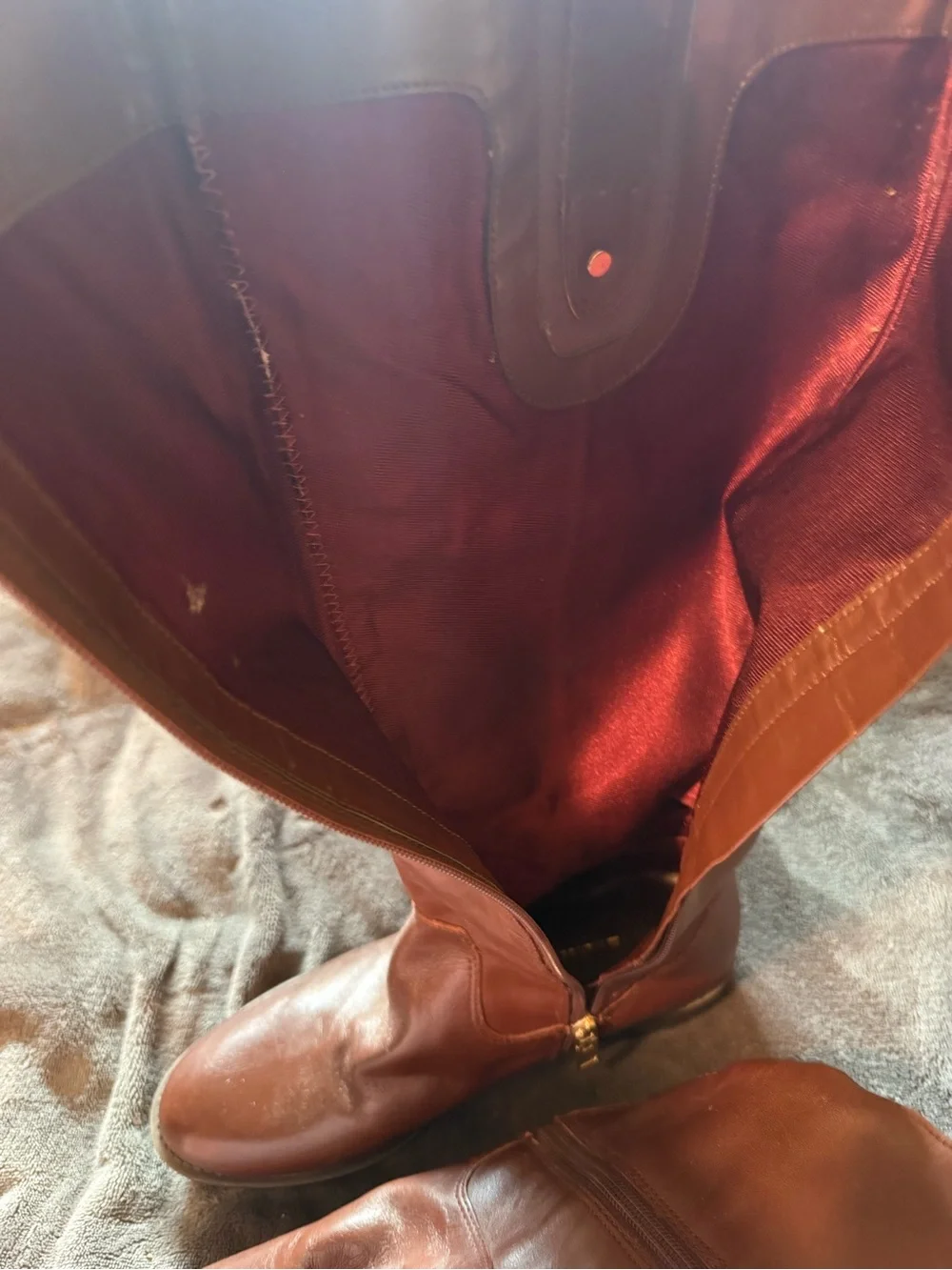 Tommy Hilfiger Cognac Leather Boot with Gold Logo - Zip up